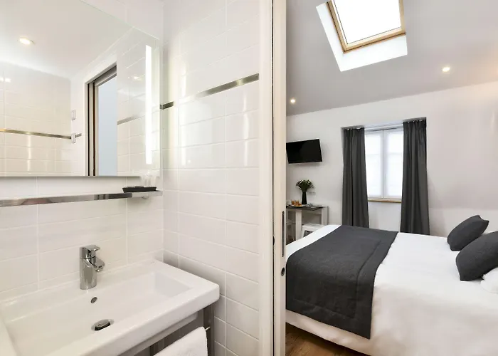 Montebello 4* Париж